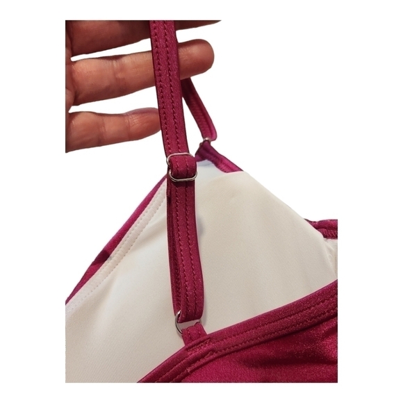 Calvin Klein NWT Women's Twist-Front Underwire Bikini Top Fuschia Shimmer, XS, S - Picture 11 of 12